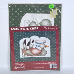 LynnCraft Mats N Stitches Duck Embroidery Kit 50‑621 12x9‎ Silk Screened USA